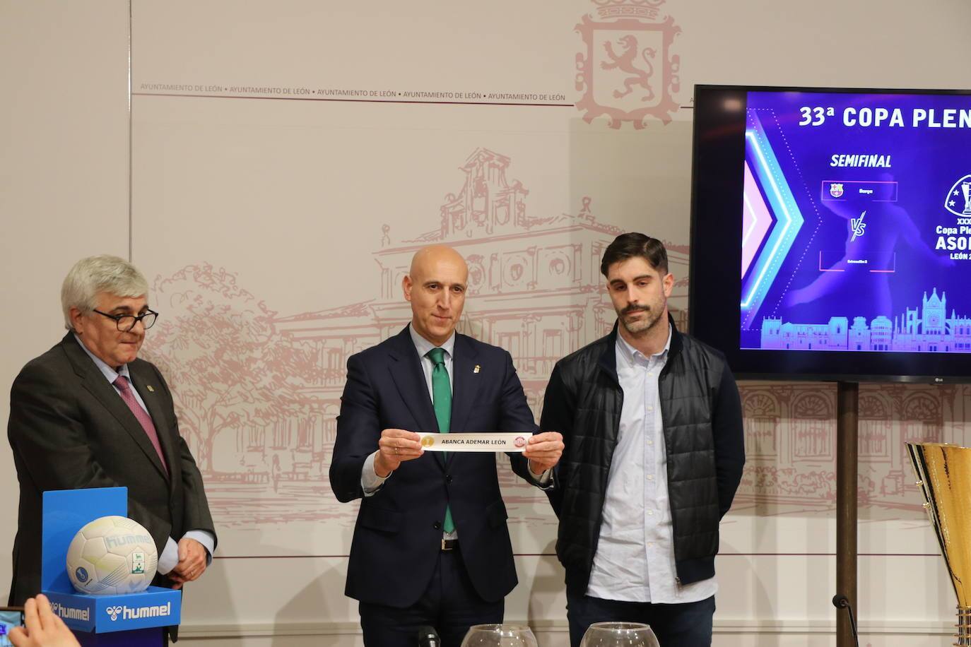 Imagen del sorteo celebrado en León de la Copa Asobal 2022/2023.