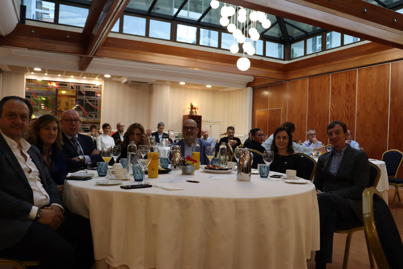 Santos Martínez, Azucena Ramos, Luis José Cillero, Mercedes Machín, Javier Pérez, Ángel González, Ana Belén Martínez y Alfonso Colino.