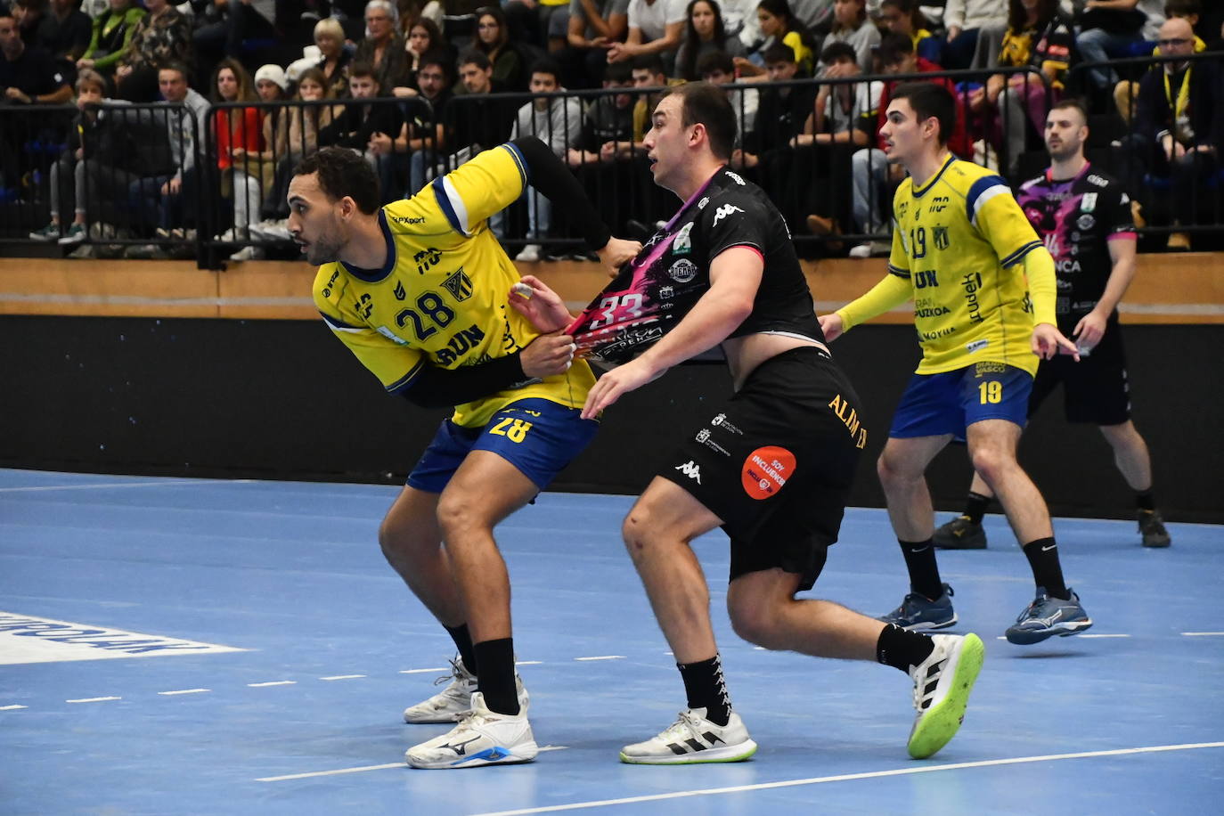 Bidasoa frena la racha del Abanca Ademar