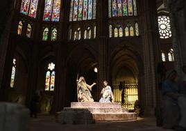 Escena del nacimiento del niño Jesús en el Belén Monumental expuesto en el Seminario de San Froilán.