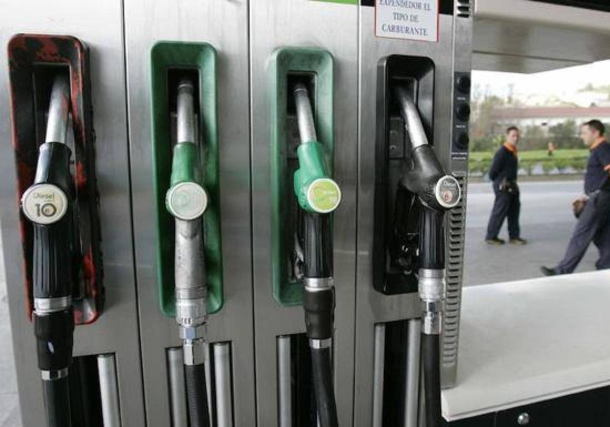 El consumo de carburante cae en León: más de un 20% en el gasóleo agrario