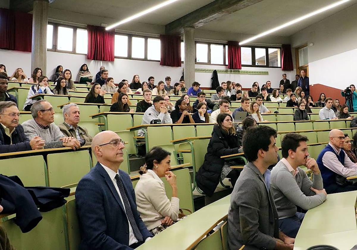 Imagen del coloquio que ha tenido lugar esta mañana.