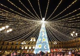 Iluminación navideña el pasado año en León.