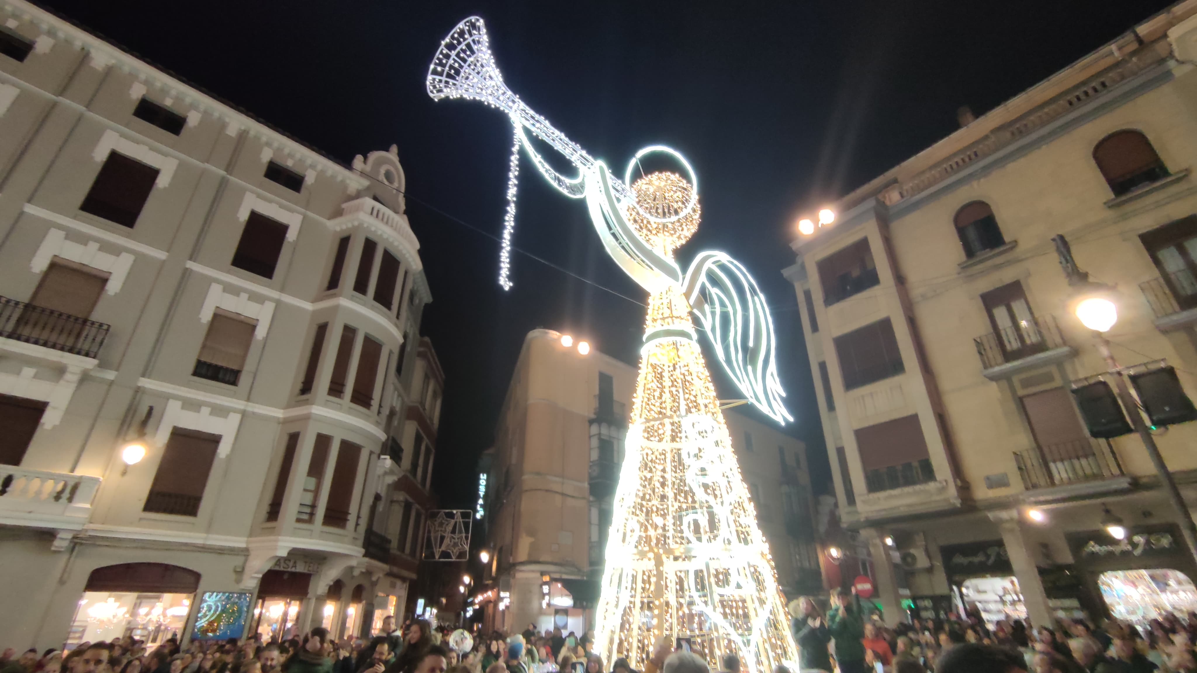 Inaugurado el alumbrado navideño de León