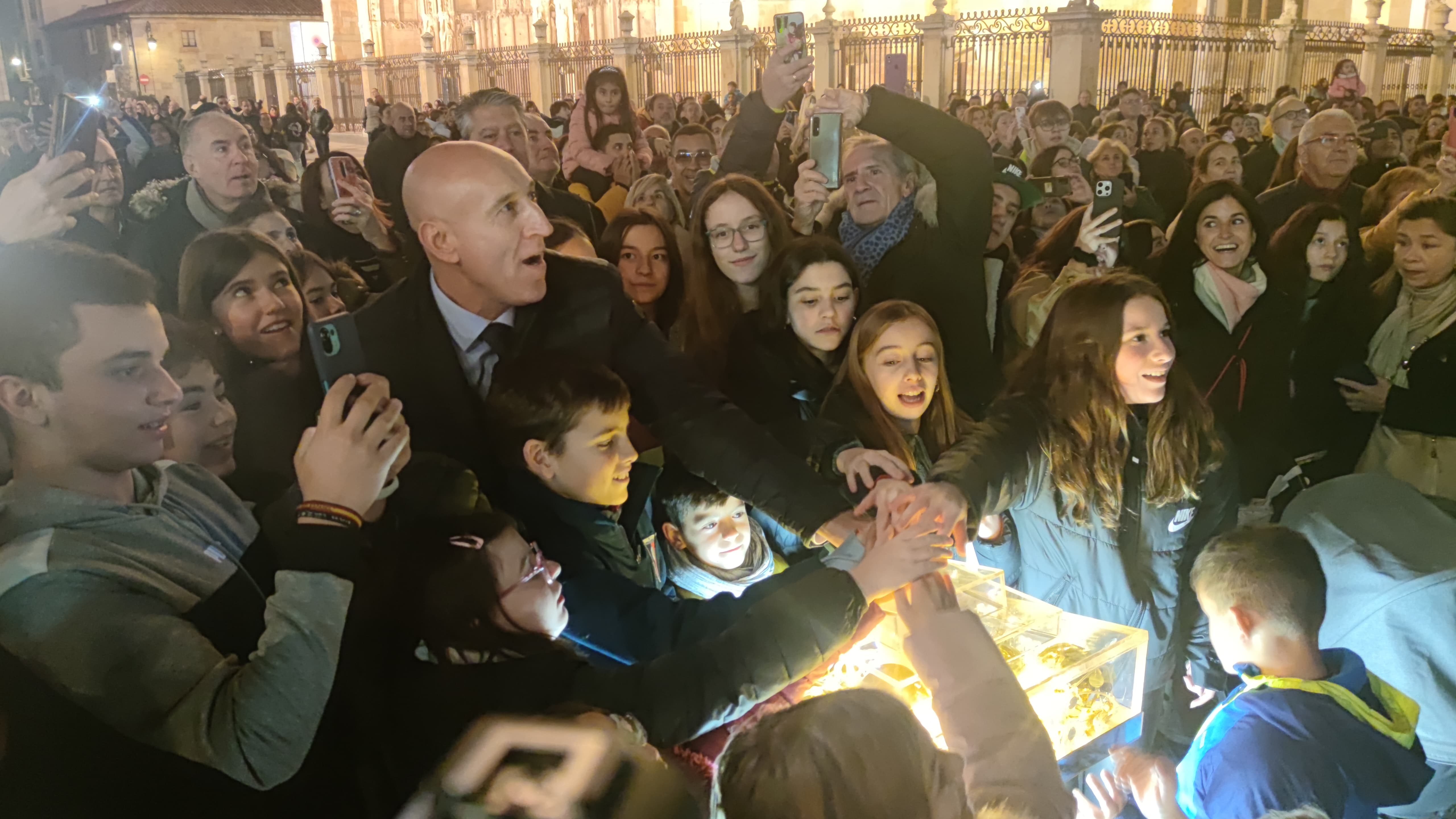 Inaugurado el alumbrado navideño de León