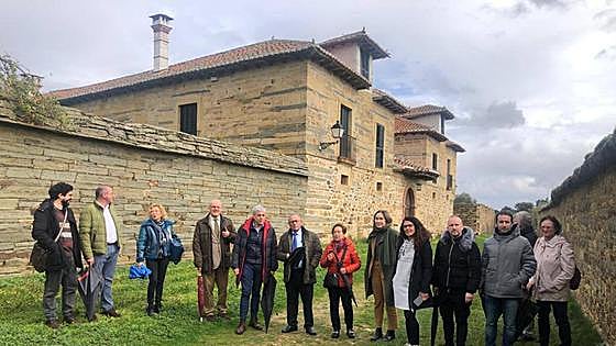 Patrimonio autoriza las obras de subsanación del entorno de la Cruz de Ferro