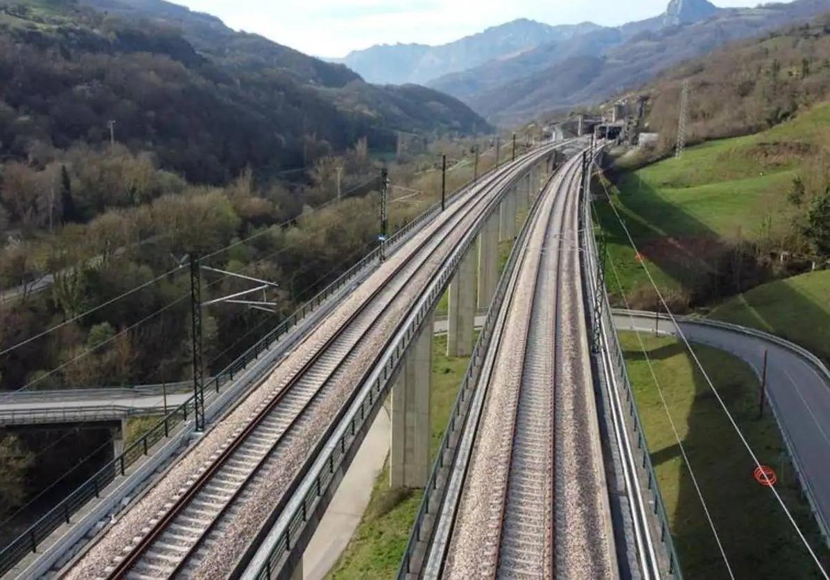 El estreno de la variante de Pajares supone un hito en los transportes de España.