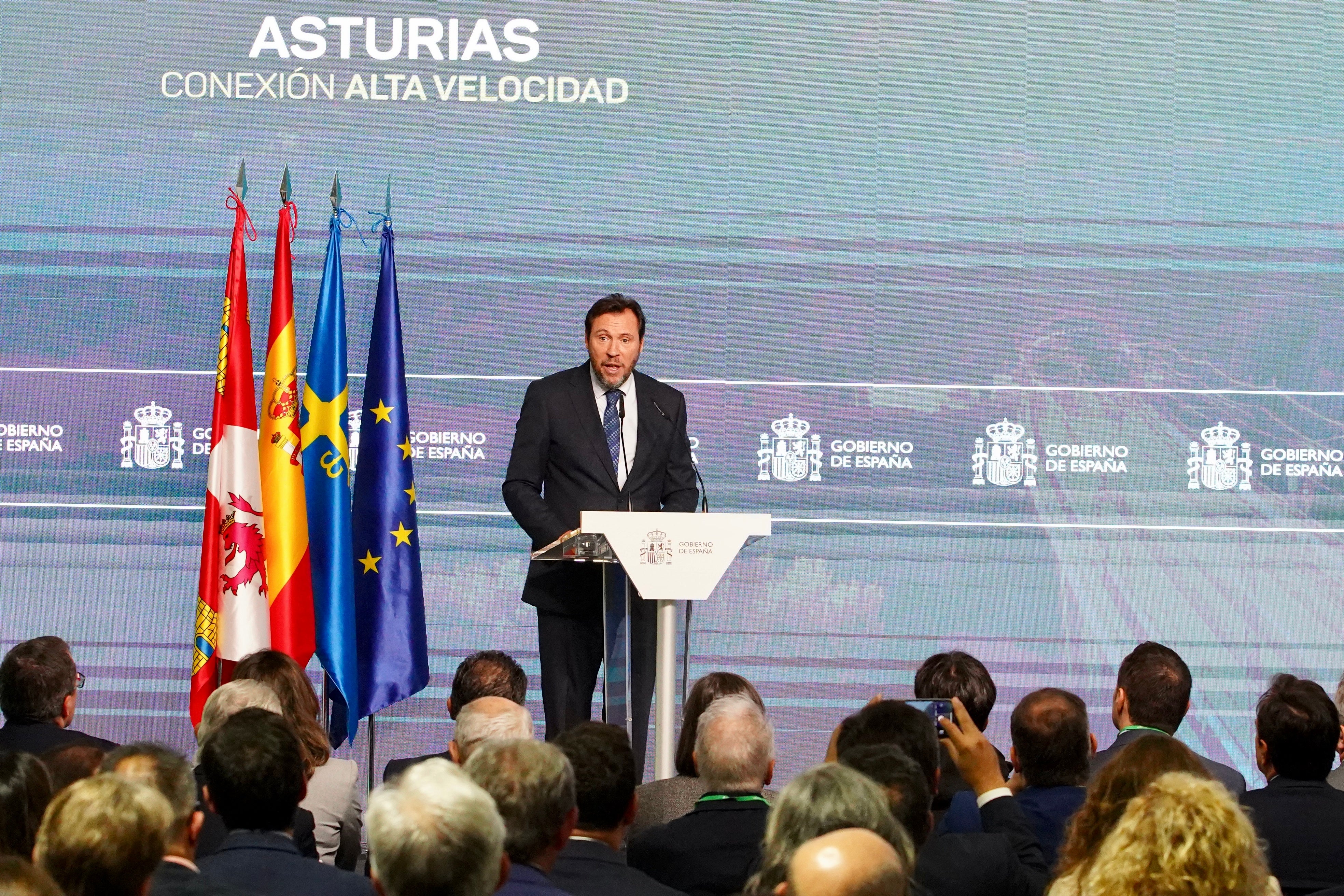 El ministro de Transportes, Óscar Puente, en la inauguración de la variante.