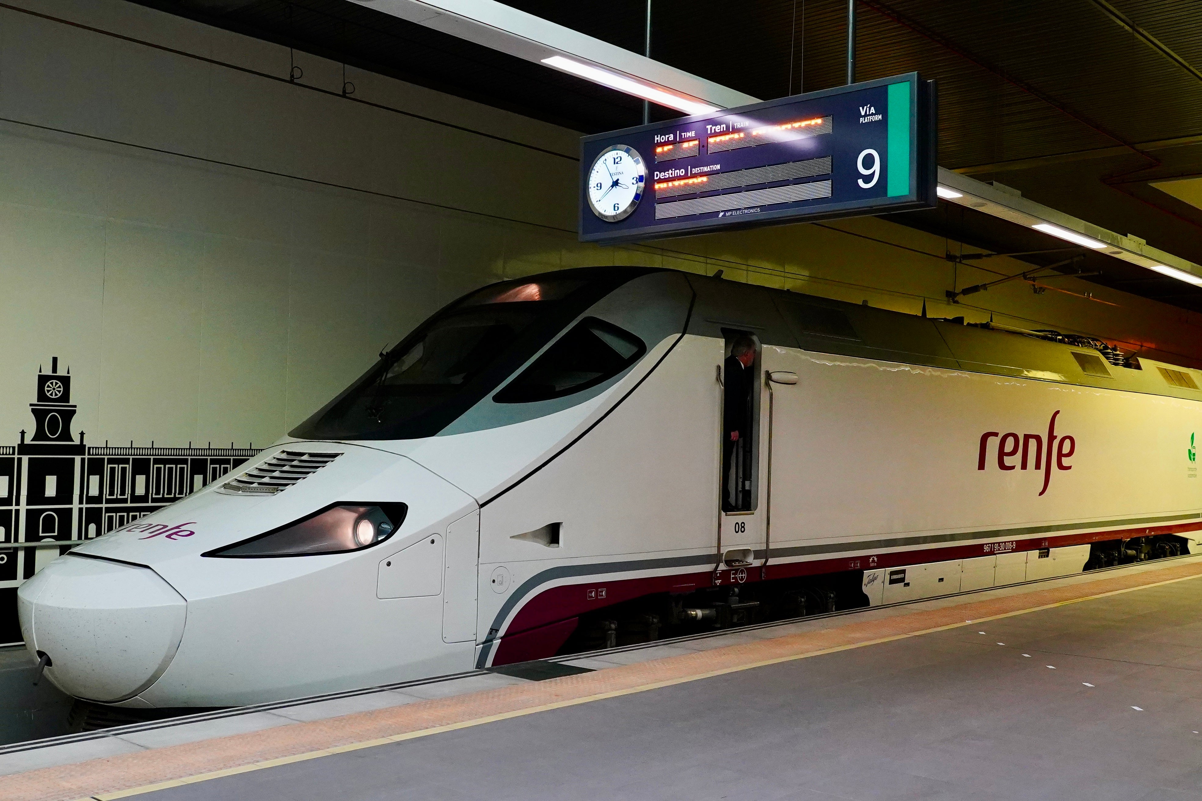 El tren que ha inaugurado el tramo de la variante.