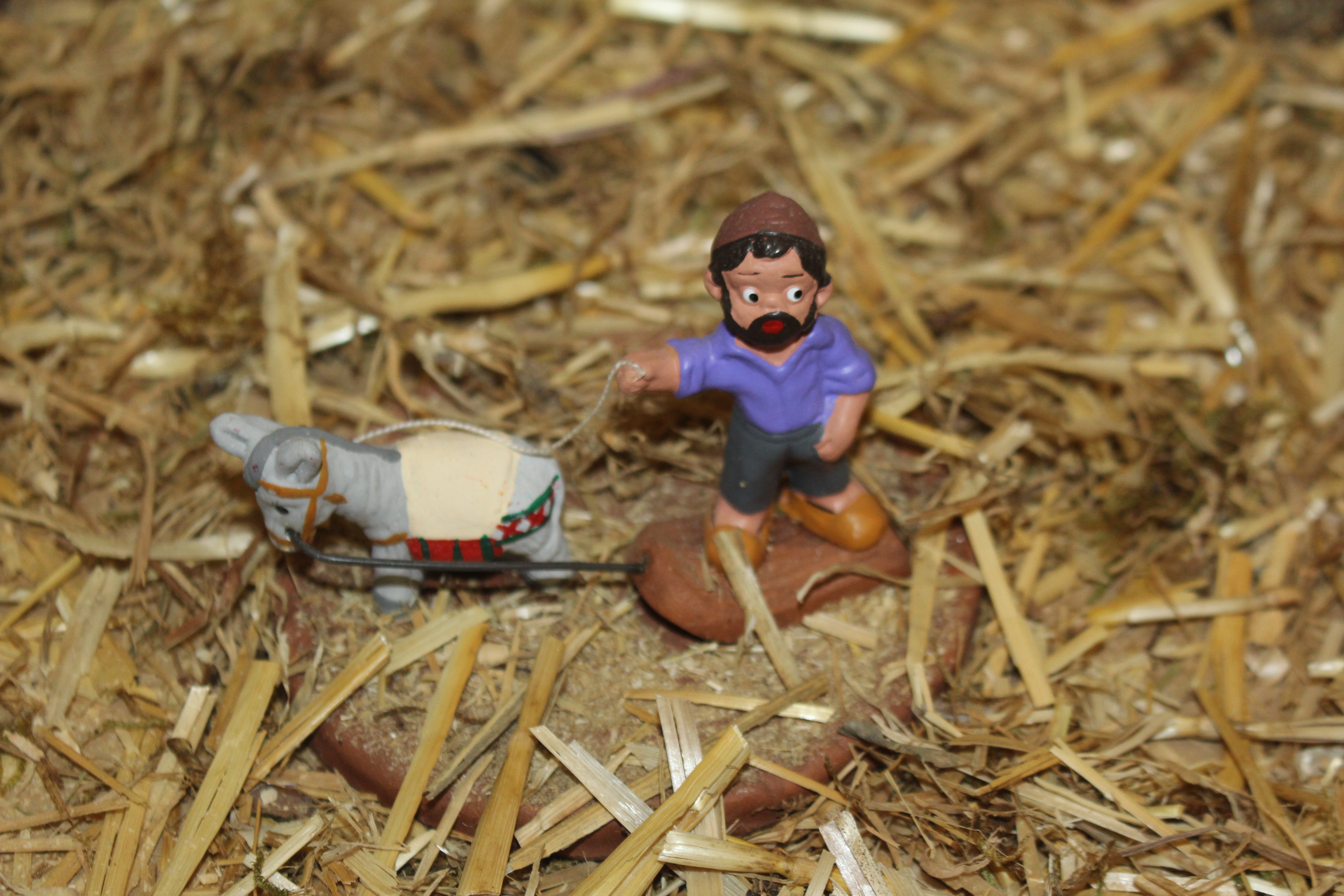 Figura de un campesino del belén de nuestra infancia.