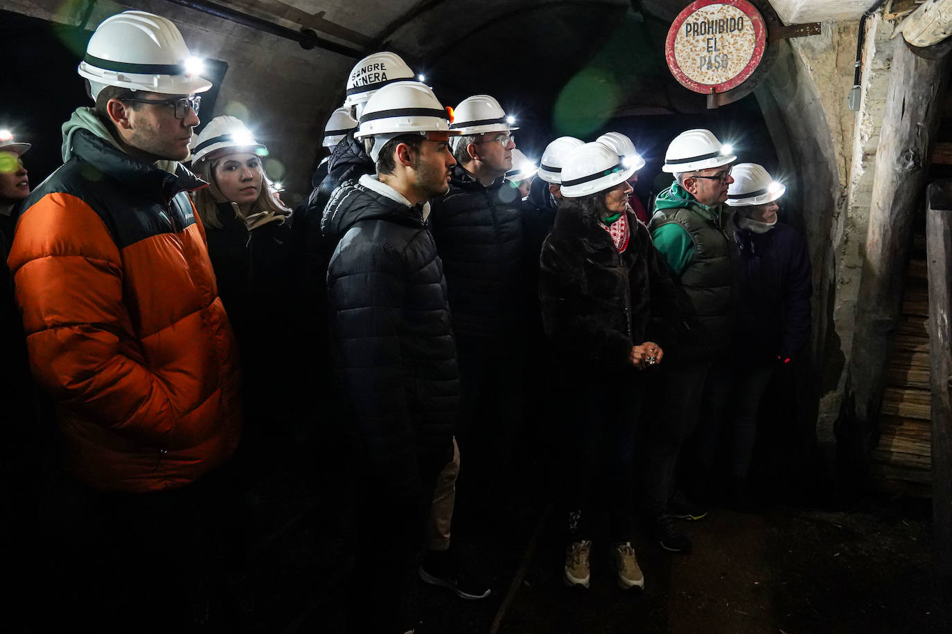 Visita a la escuela mina del FP Virgen del Buen Suceso