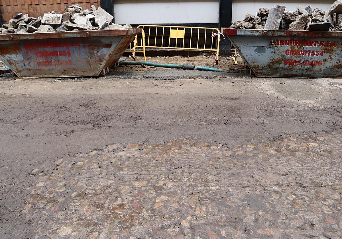 Las imágenes del empedrado que se puede ver en la calle Alfonso V