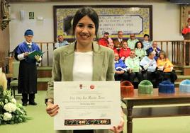 La investigadora Inés Ruedas tras recibir el premio.