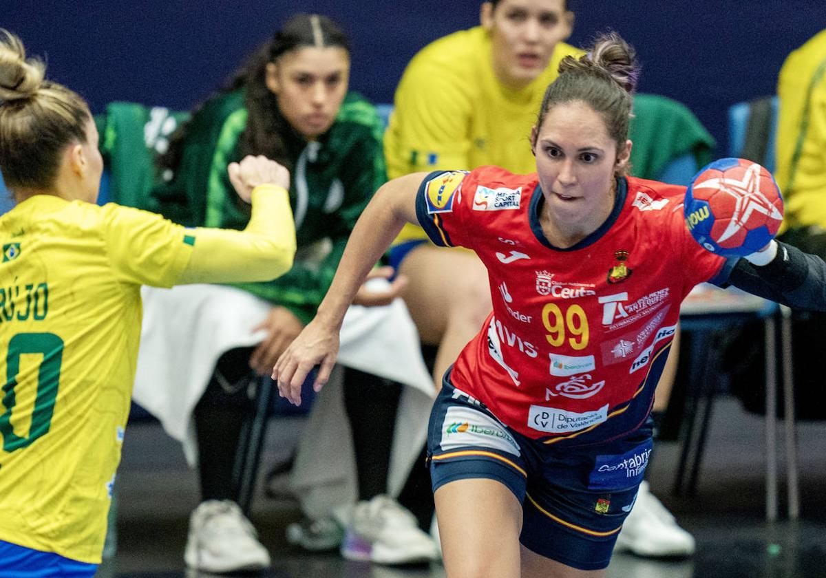 La leonesa Mireya González, en un partido de este último Mundial de balonmano.