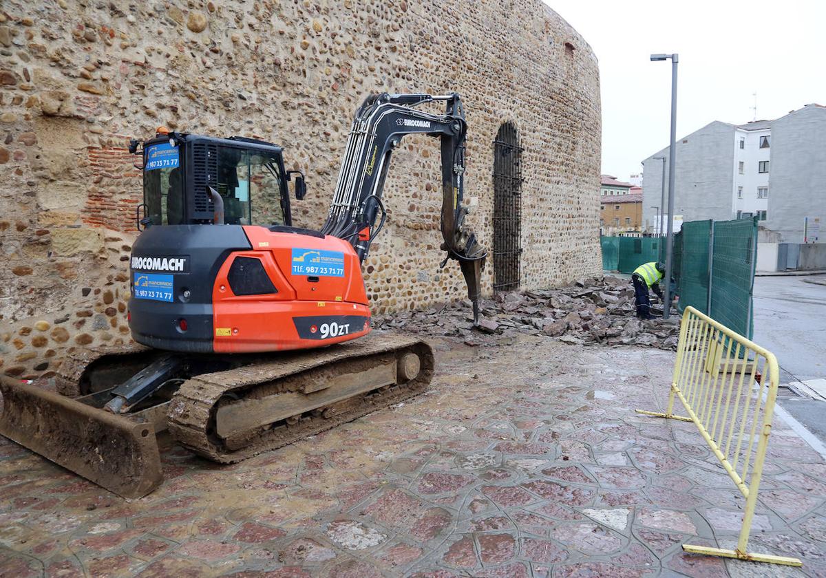 Comienza la adecuación del Espolón para completar el recorrido peatonal de la muralla