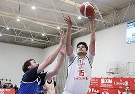 Sergio Martínez, pívot de la Cultural, en un partido de esta temporada.