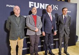 José María Viejo del Pozo, director general Fundos y Raúl Fernández Sobrino, director del Museo Casa Botines Gaudí junto a Galdric Santana Roma, director de la Real Cátedra Gaudí.