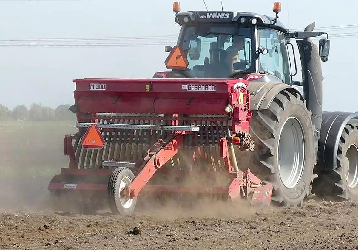 Imagen de archivo de un tractor.