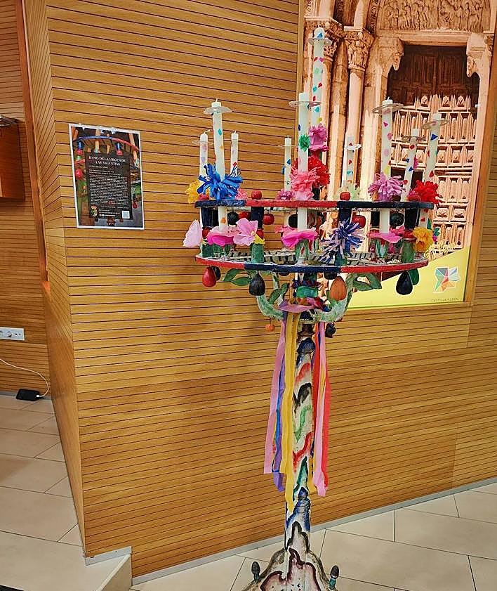 Imagen secundaria 2 - El singular ramo leonés de Riello que decora la ciudad