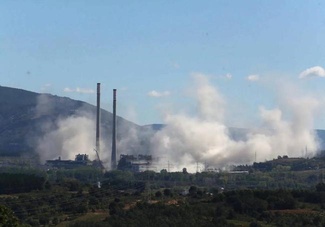 Voladura de la central térmica de Compostilla, El Bierzo se despidió del símbolo que llevó la prosperidad a la comarca.