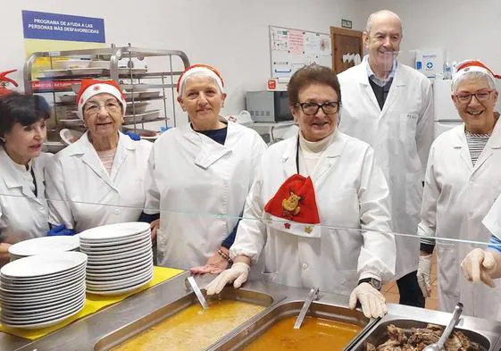 La Asociación Leonesa de Caridad prepara menús especiales de Navidad en su comedor social