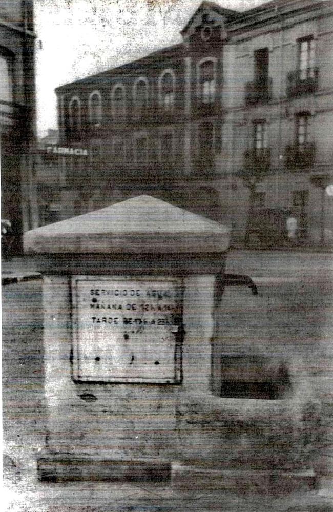 Caño de la Plaza de la iglesia de Renueva.