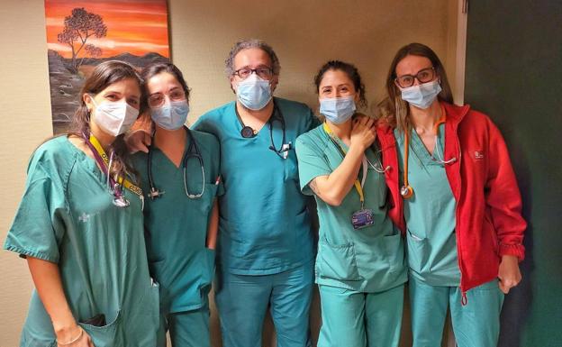 Parte del equipo de Urgencias que hizo la guardia de la última noche del año. 