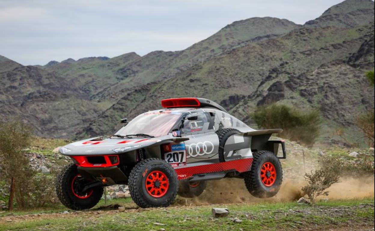 Carlos Sainz, durante la segunda etapa del Dakar. 