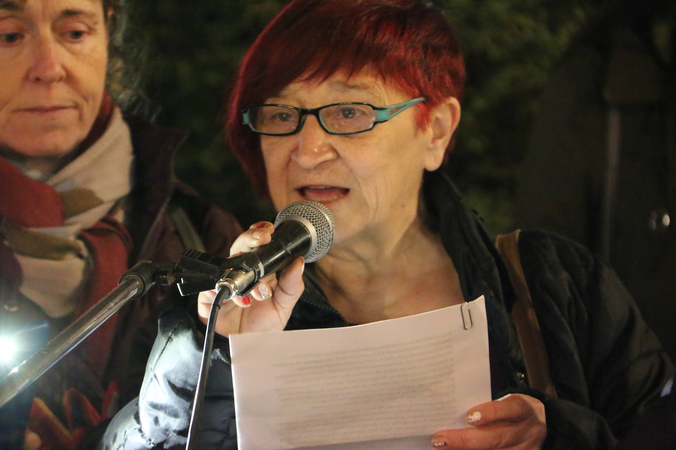 Concentración de Lunes sin Sol tras los tres asesinatos machistas de la última semana del año. 