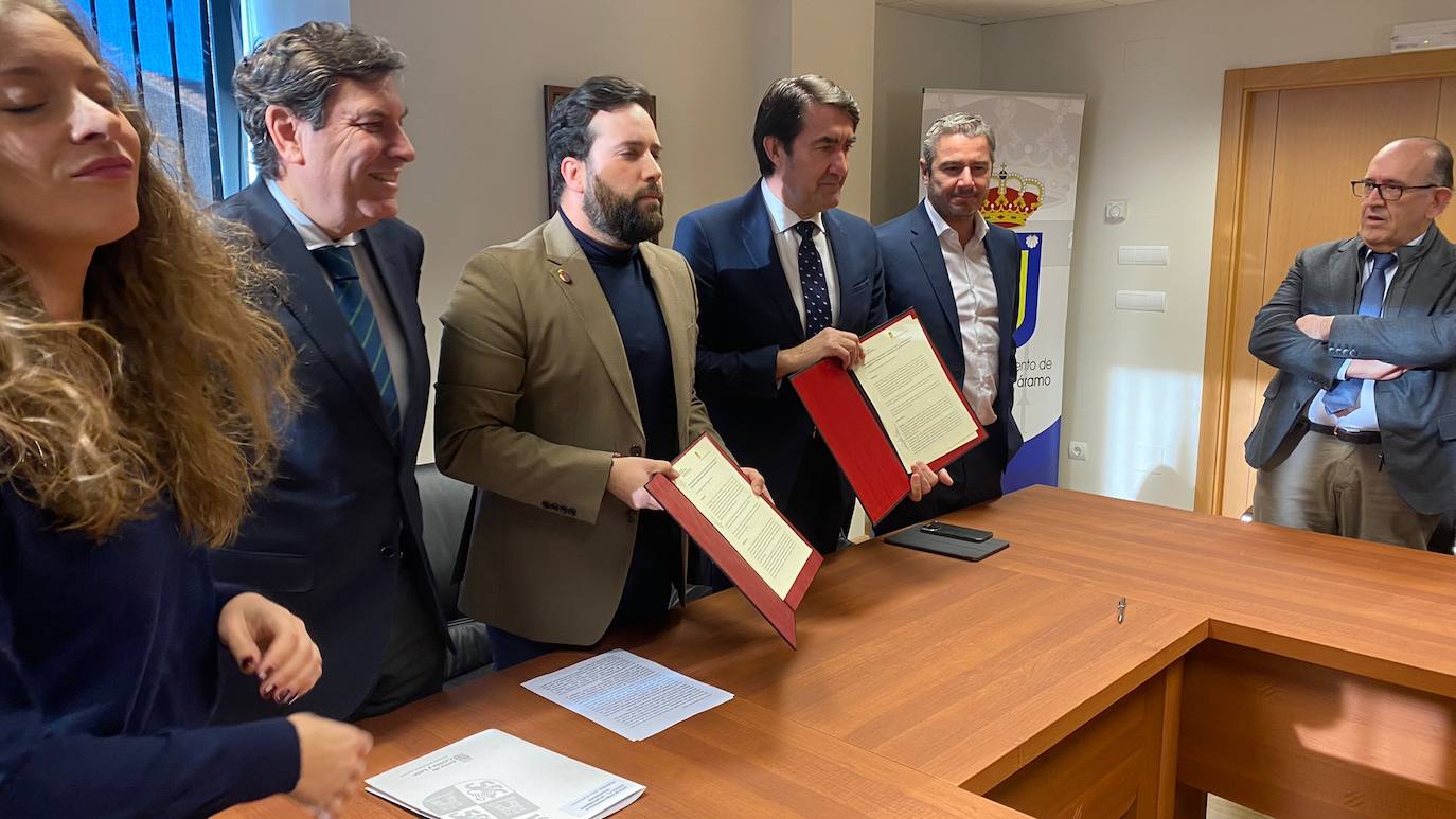 Firma del protocolo de ampliación del polígono de Villadangos.