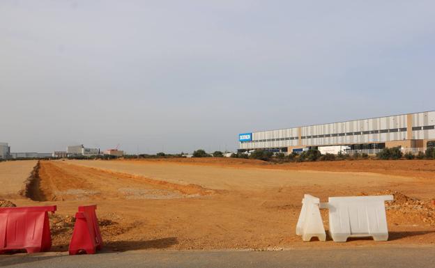 Imagen del lugar donde se va a instalar la playa de vías, en el polígono industrial de Villadangos del Páramo. 