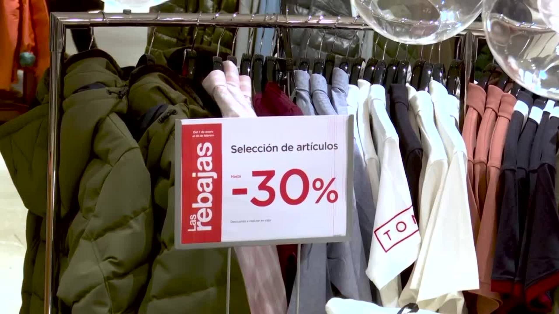 Comienzan las rebajas de invierno marcada por la crisis económica y la vuelta al comercio físico