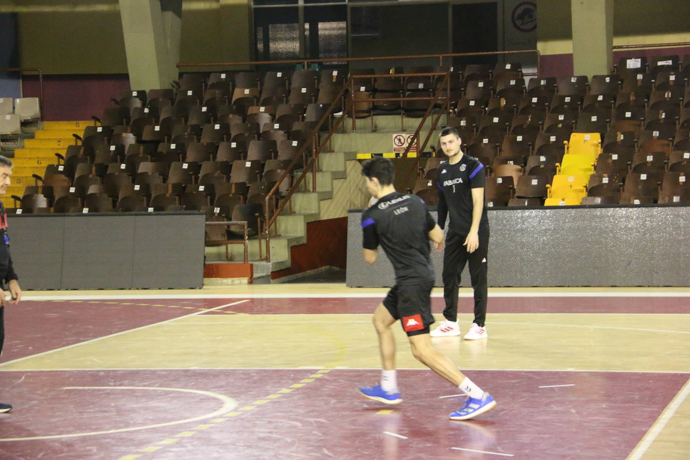 El Ademar regresa a los entrenamientos sin Panos y con Saeid.