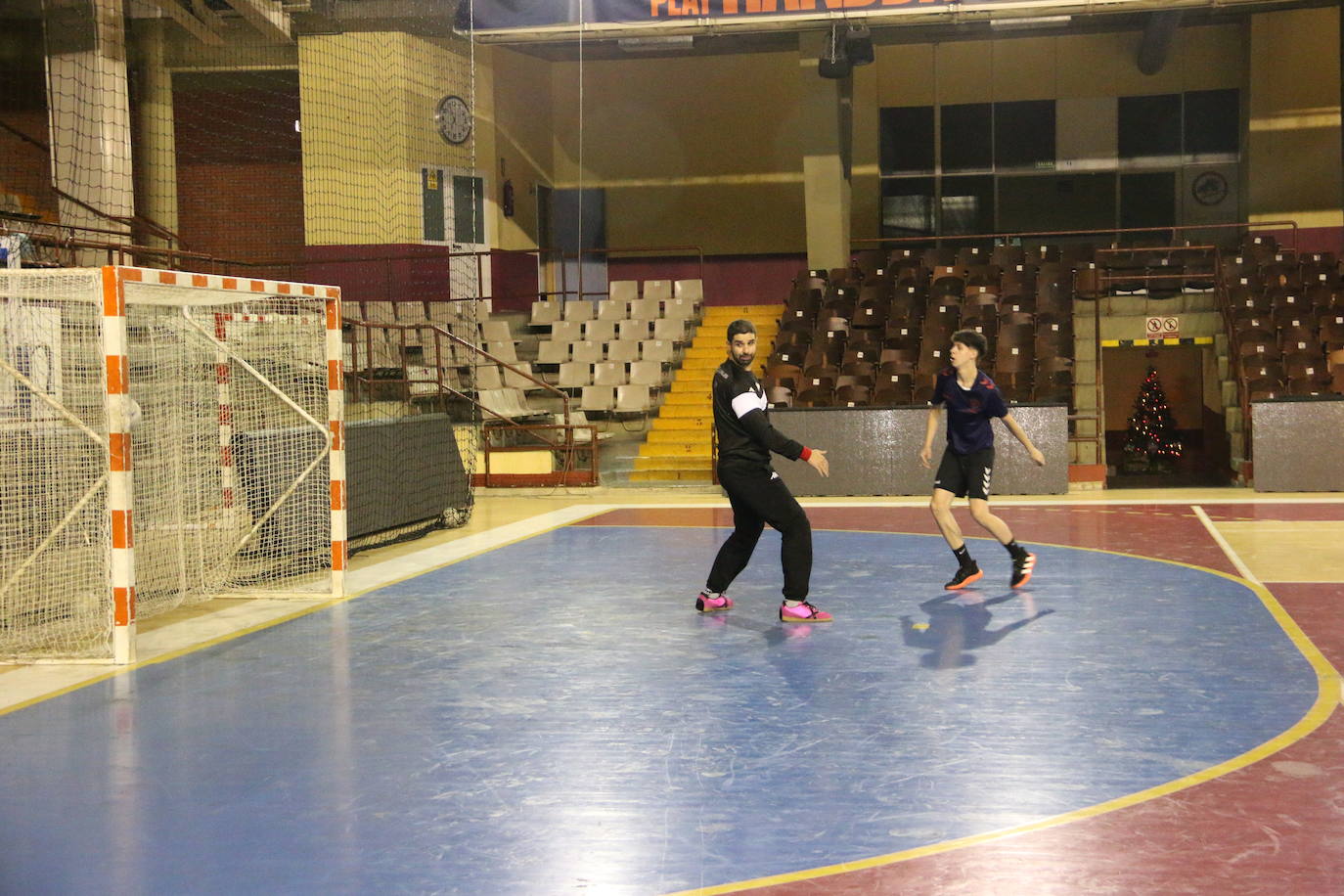 El Ademar regresa a los entrenamientos sin Panos y con Saeid.