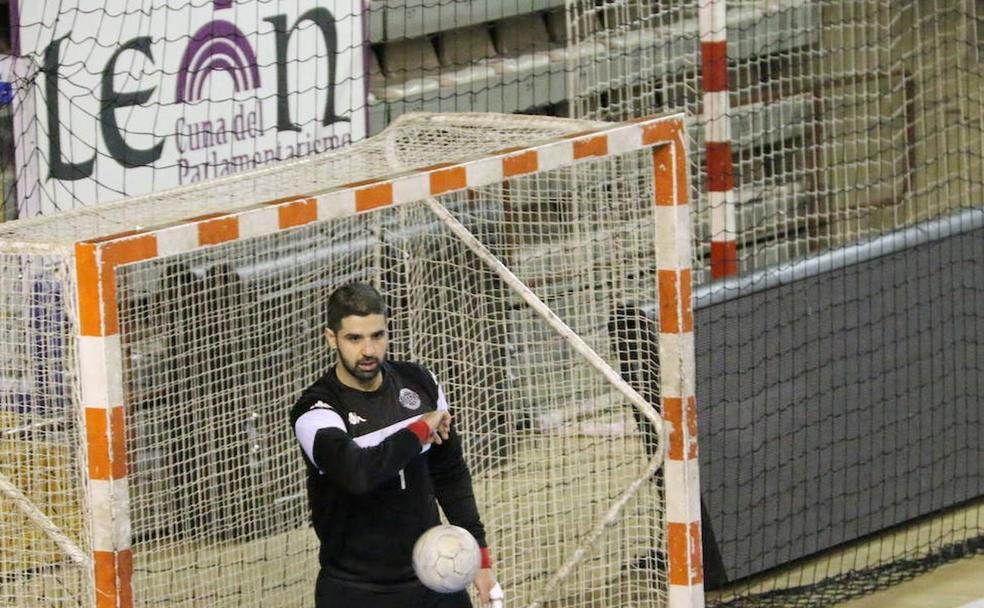 Imágenes del entrenamiento en el Palacio Municipal de los Deportes de León. 