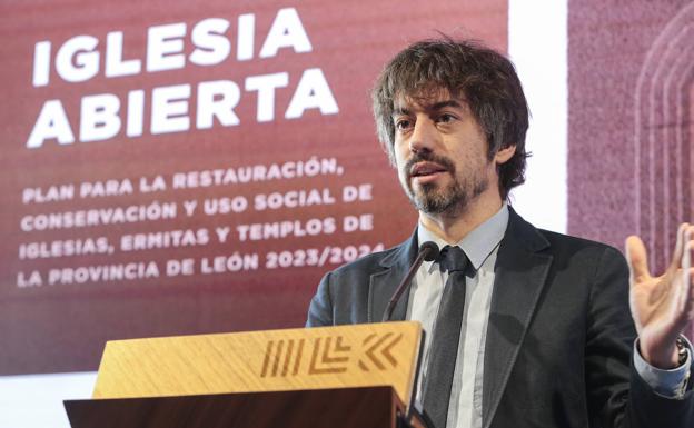 El diputado de Cultura de la Diputación de León, Pablo López Presa, durante la presentación de la iniciativa 'Iglesia abierta'.