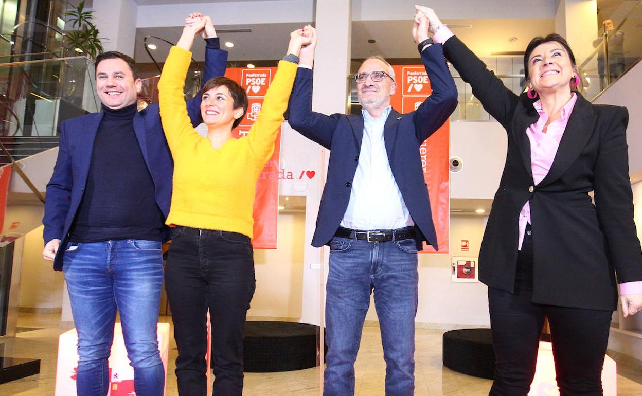 La ministra de Política Territorial, Isabel Rodríguez, respalda la presentación de la candidatura a la reelección del alcalde de Ponferrada, Olegario Ramón.