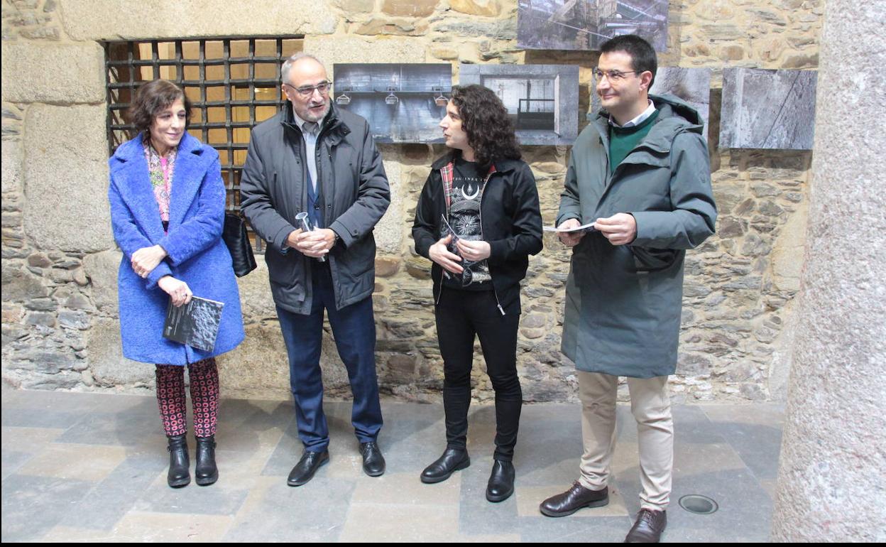 Inauguración de la exposición fotográfica 'Huella y sombra' en el Museo del Bierzo de Ponferrada.