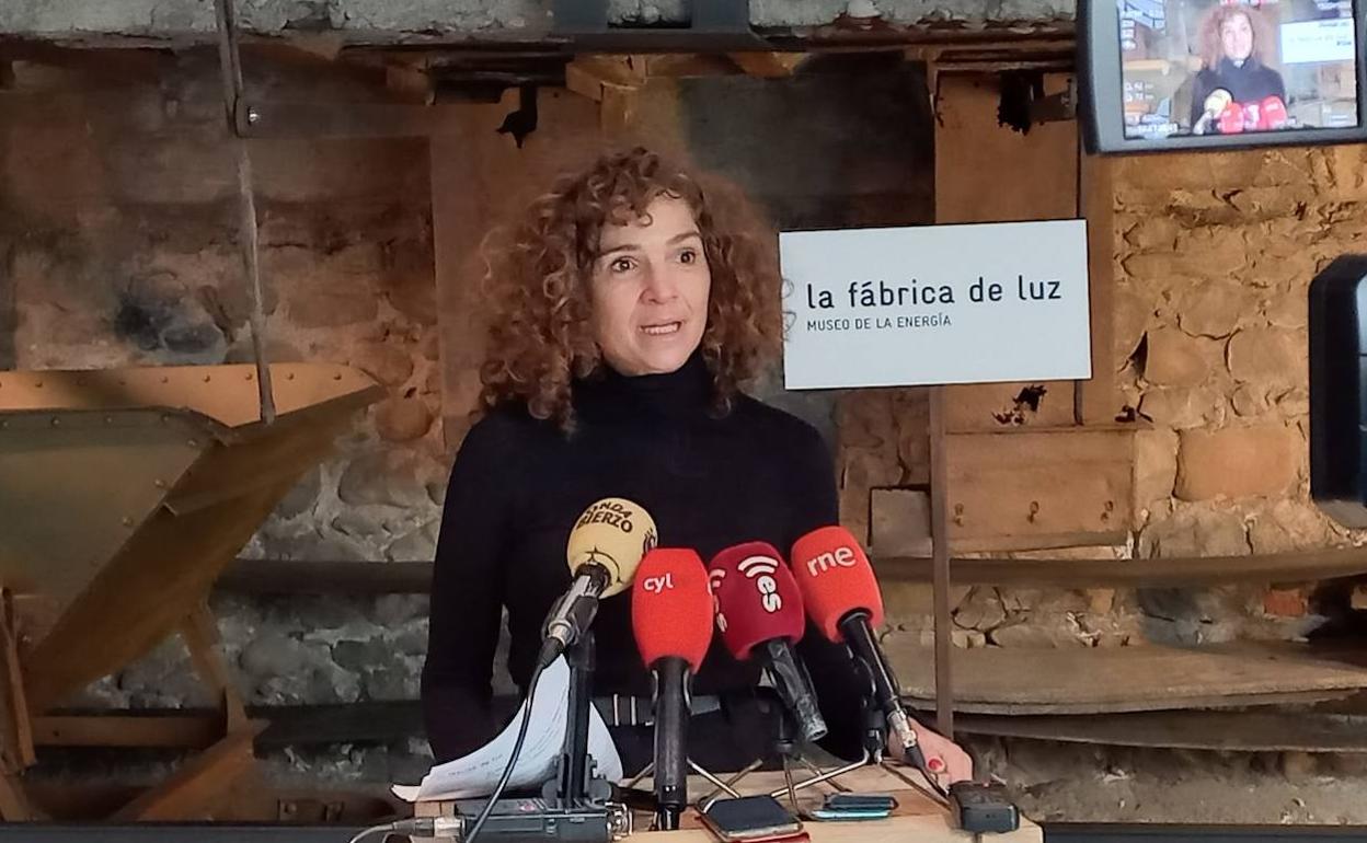 La coordinadora del Museo de la Energía, Concepción Fernández, durante la presentación del balance anual.