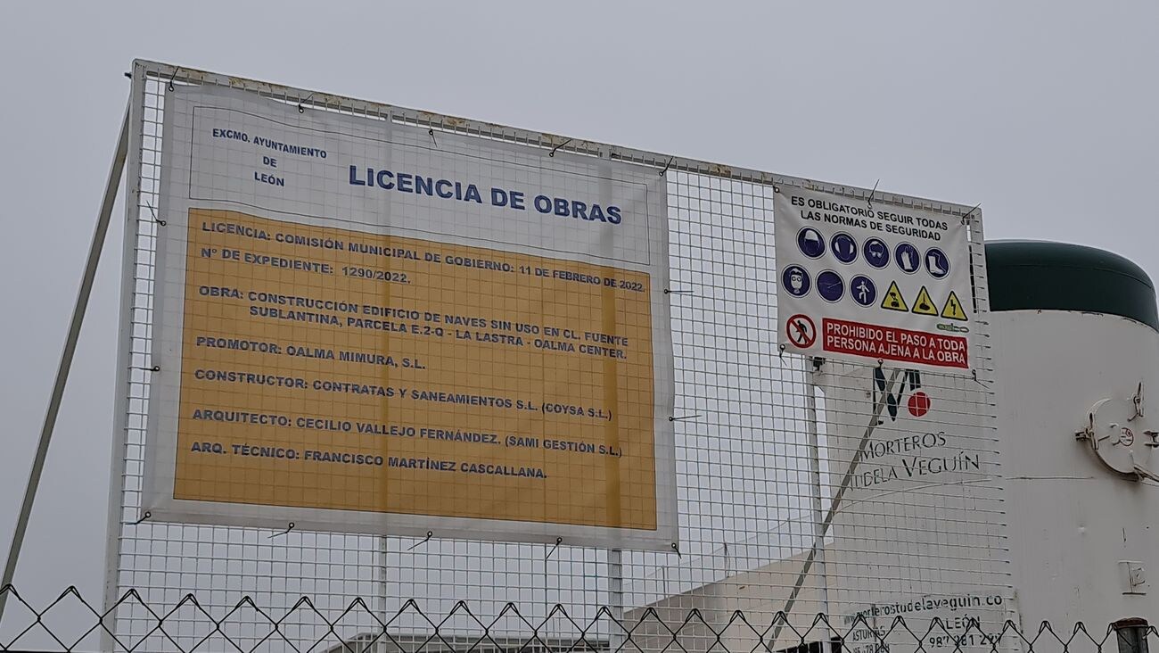 'Oalma Center' reajusta sus plazos y abrirá en el mes de septiembre en La Lastra con 2,5 millones y 200 empleos. El cuarto centro comercial de León capital contará con gasolinera, gimnasio, diez pistas de pádel, una de ellas con público, y una quincena de comercios que cubrirán una amplia demanda.