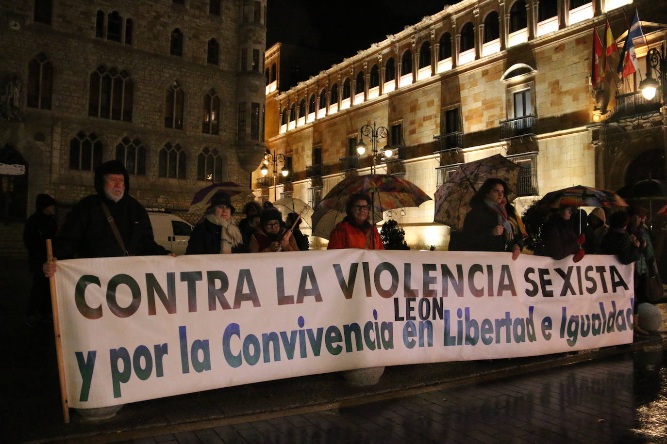 La plataforma no se achantó ante el frío y la lluvia para pedir la eliminación de esa lacra