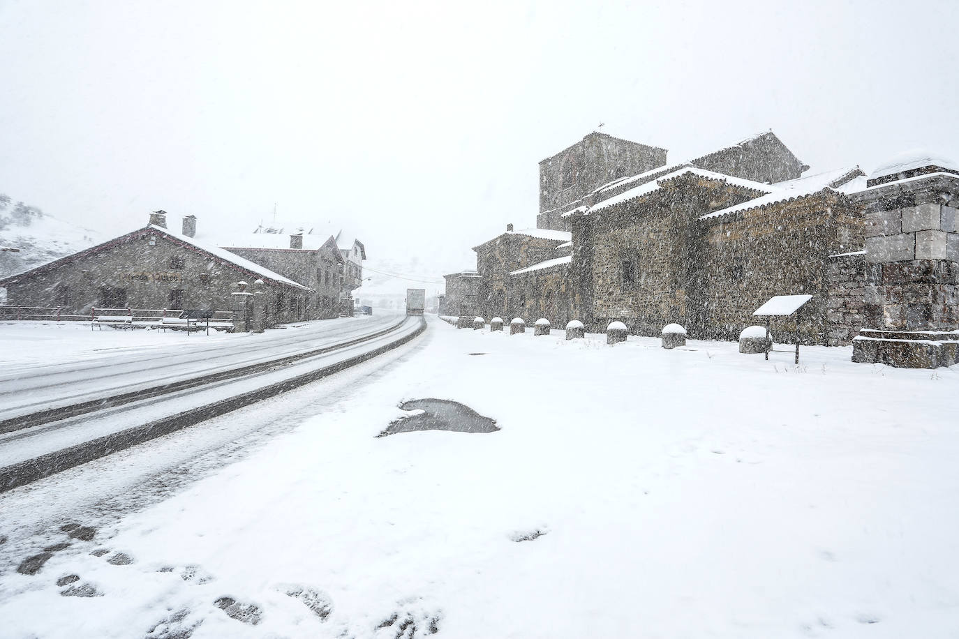 La nieve ya tiñe de blanco decenas de pueblos en la provincia.