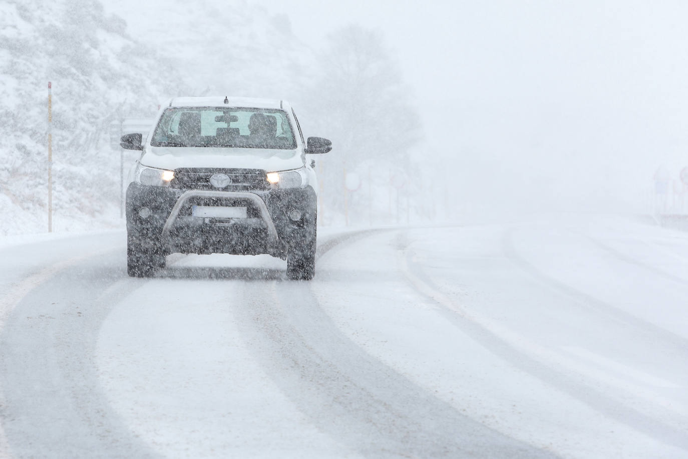 La nieve ya tiñe de blanco decenas de pueblos en la provincia.