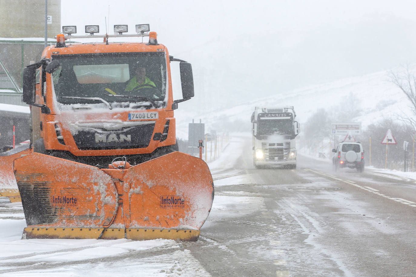 La nieve ya tiñe de blanco decenas de pueblos en la provincia.