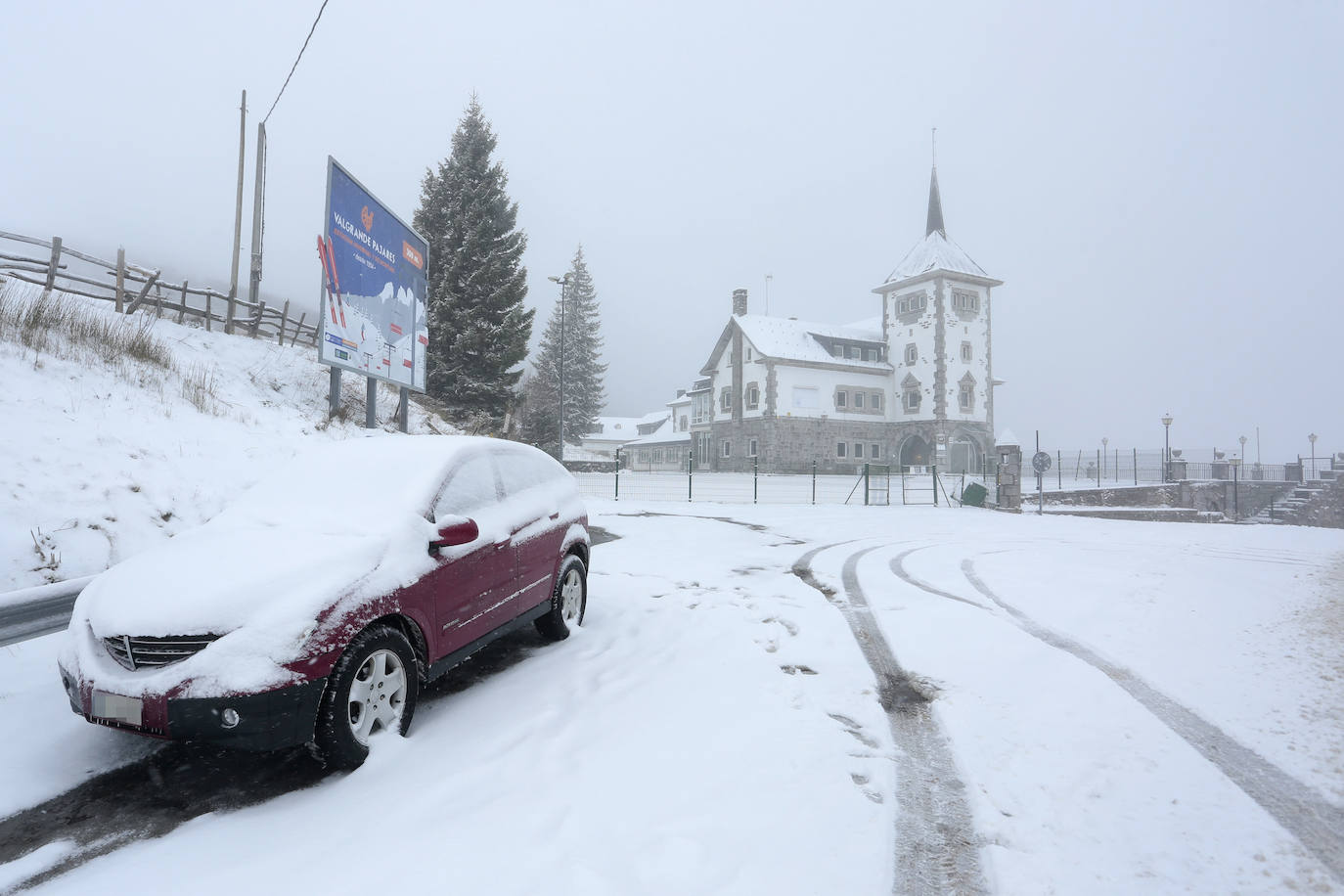 La nieve ya tiñe de blanco decenas de pueblos en la provincia.