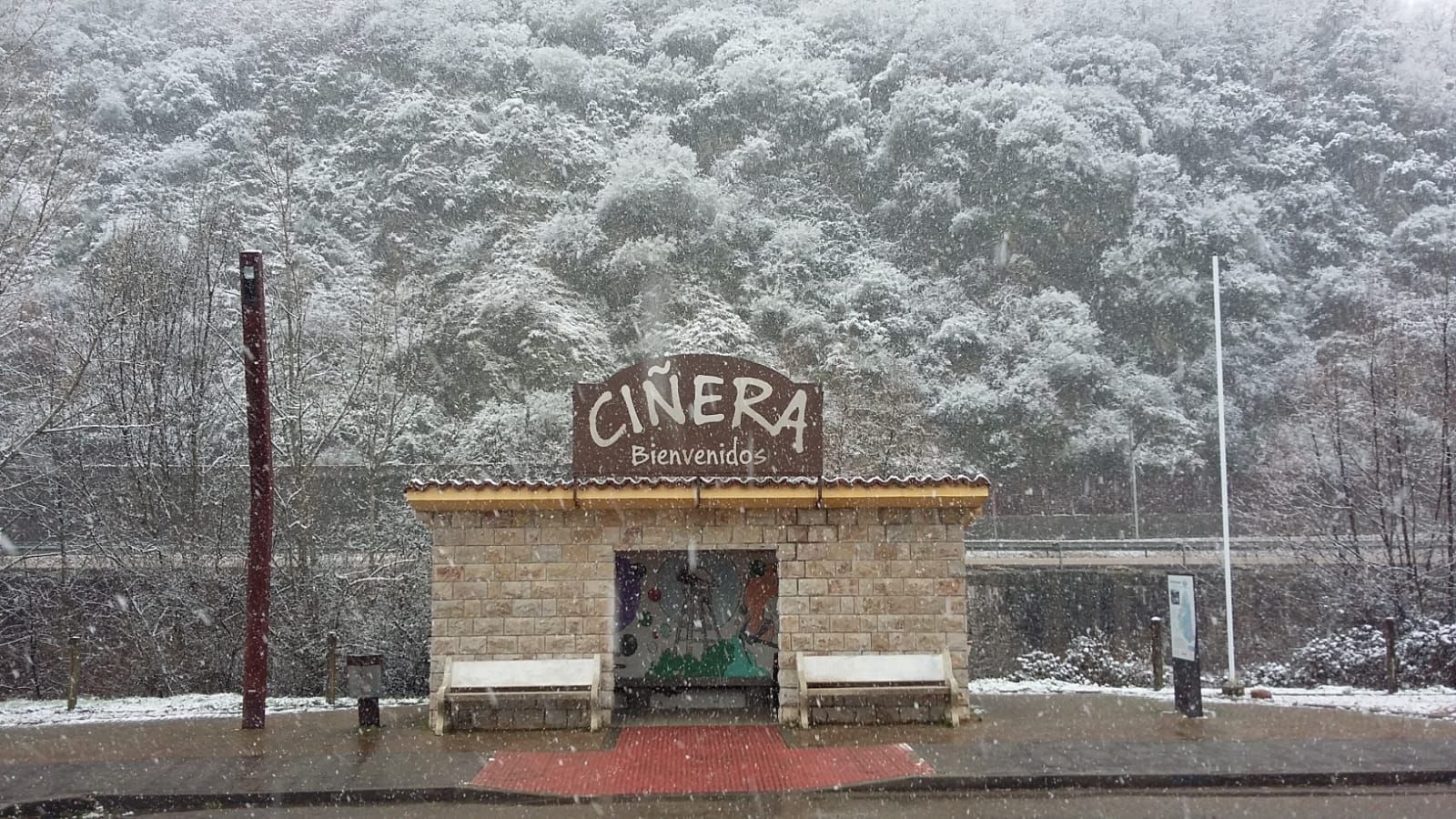 La nieve ya tiñe de blanco decenas de pueblos en la provincia.