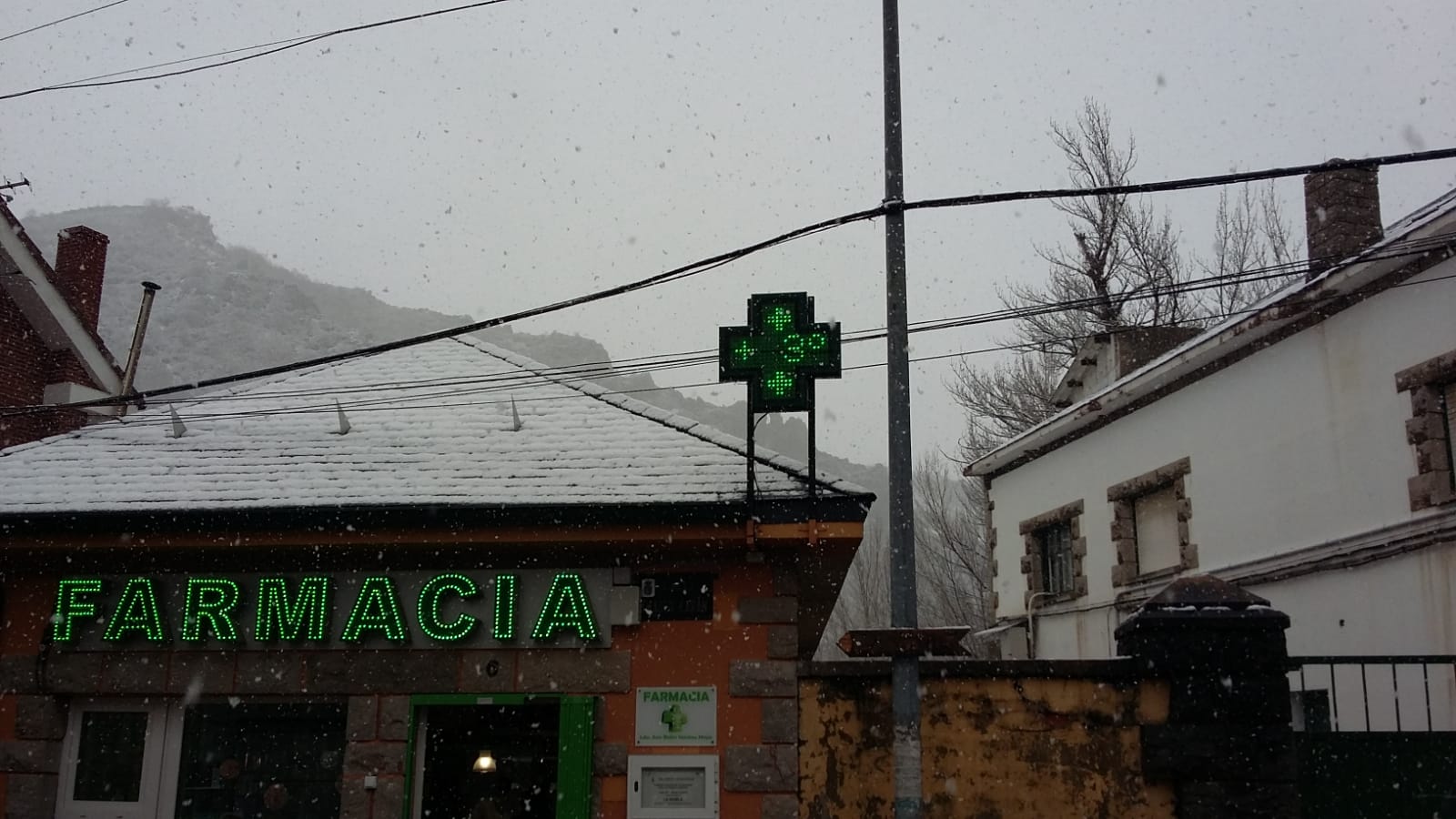 La nieve ya tiñe de blanco decenas de pueblos en la provincia.