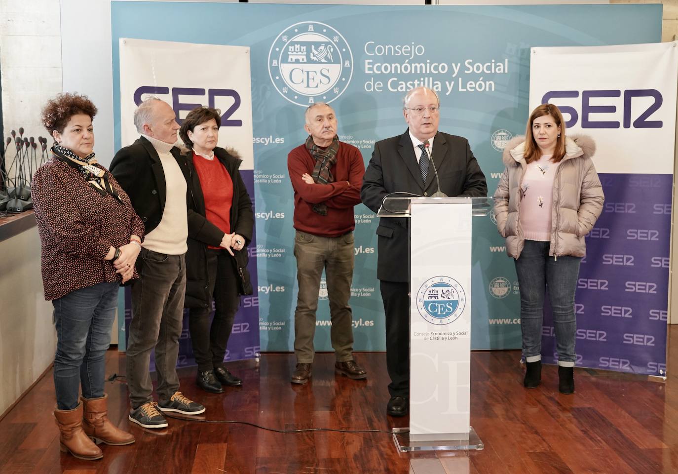 El secretario general de UGT, Pepe Álvarez, junto al presidente del CES, Enrique Cabero, y el secretario regional de UGT, Faustino Temprano, participa en los Encuentros SER Castilla y León, organizados por la Cadena SER y el Consejo Económico y Social (CES) de Castilla y León.