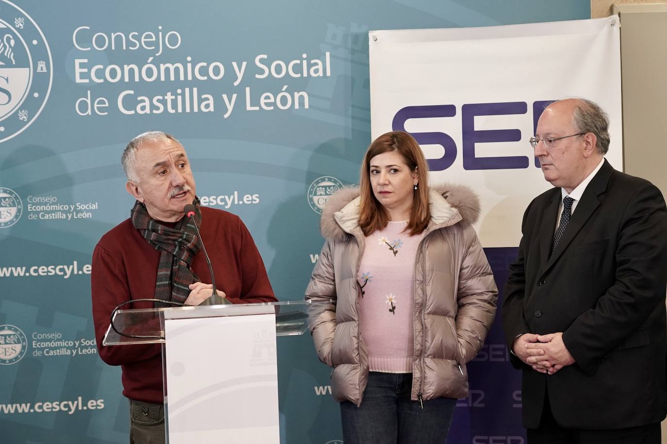 El secretario general de UGT, Pepe Álvarez, junto al presidente del CES, Enrique Cabero, y el secretario regional de UGT, Faustino Temprano, participa en los Encuentros SER Castilla y León, organizados por la Cadena SER y el Consejo Económico y Social (CES) de Castilla y León.
