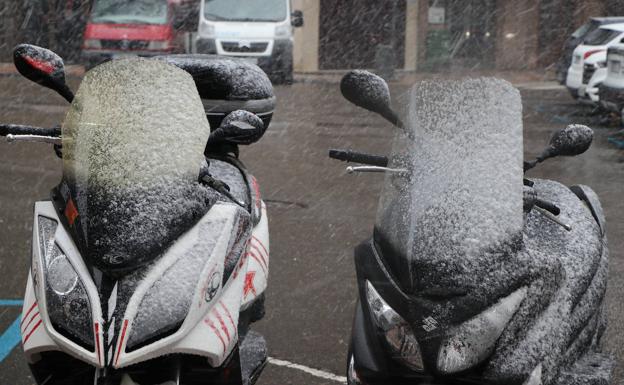 La nieve de la borrasca 'Fien' llega a León capital